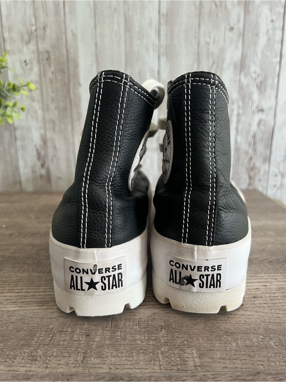 Converse Black Leather Women’s Lugged Platform Lace-Up High Top Sneakers Size 7 - Picture 5 of 7